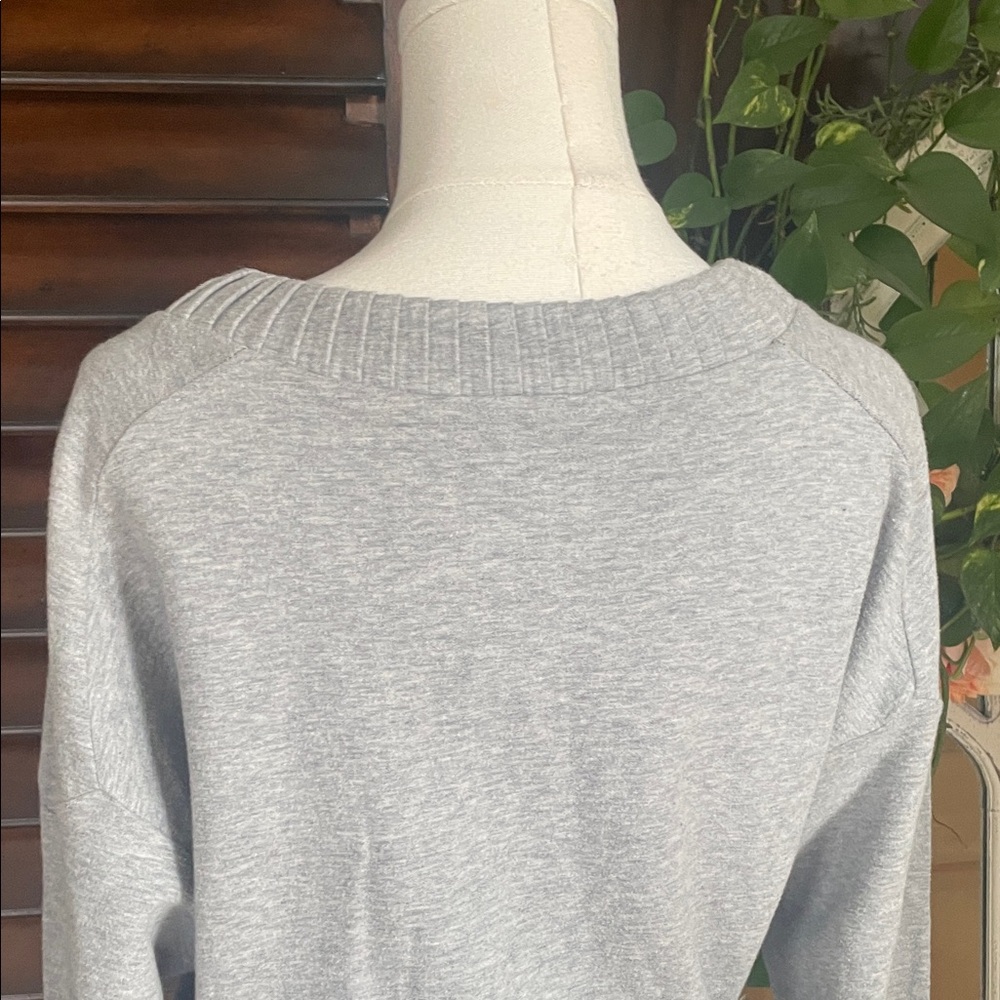 COTELAC Sweatshirt Gray Blue Women's Top Size 1 fits Small Medium - Picture 10 of 13